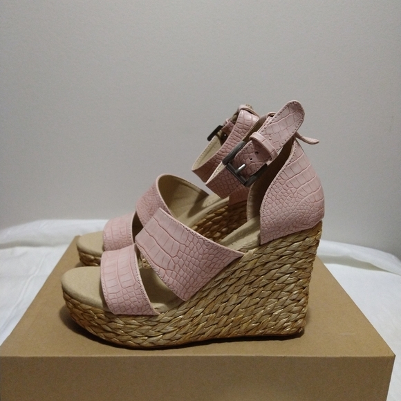Coconut by Matisse Blush Wedge Platform Sandals - Picture 5 of 13